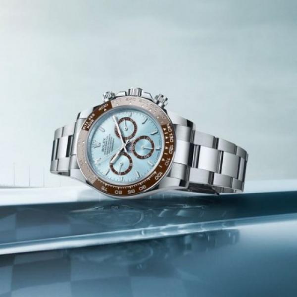 R_lex Brown Bezel Luxury Timepiece