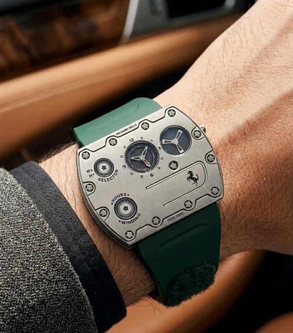 Ric@rd Mille RM UP-01 Ferrari Ultra-Thin – Limited Edition Titanium