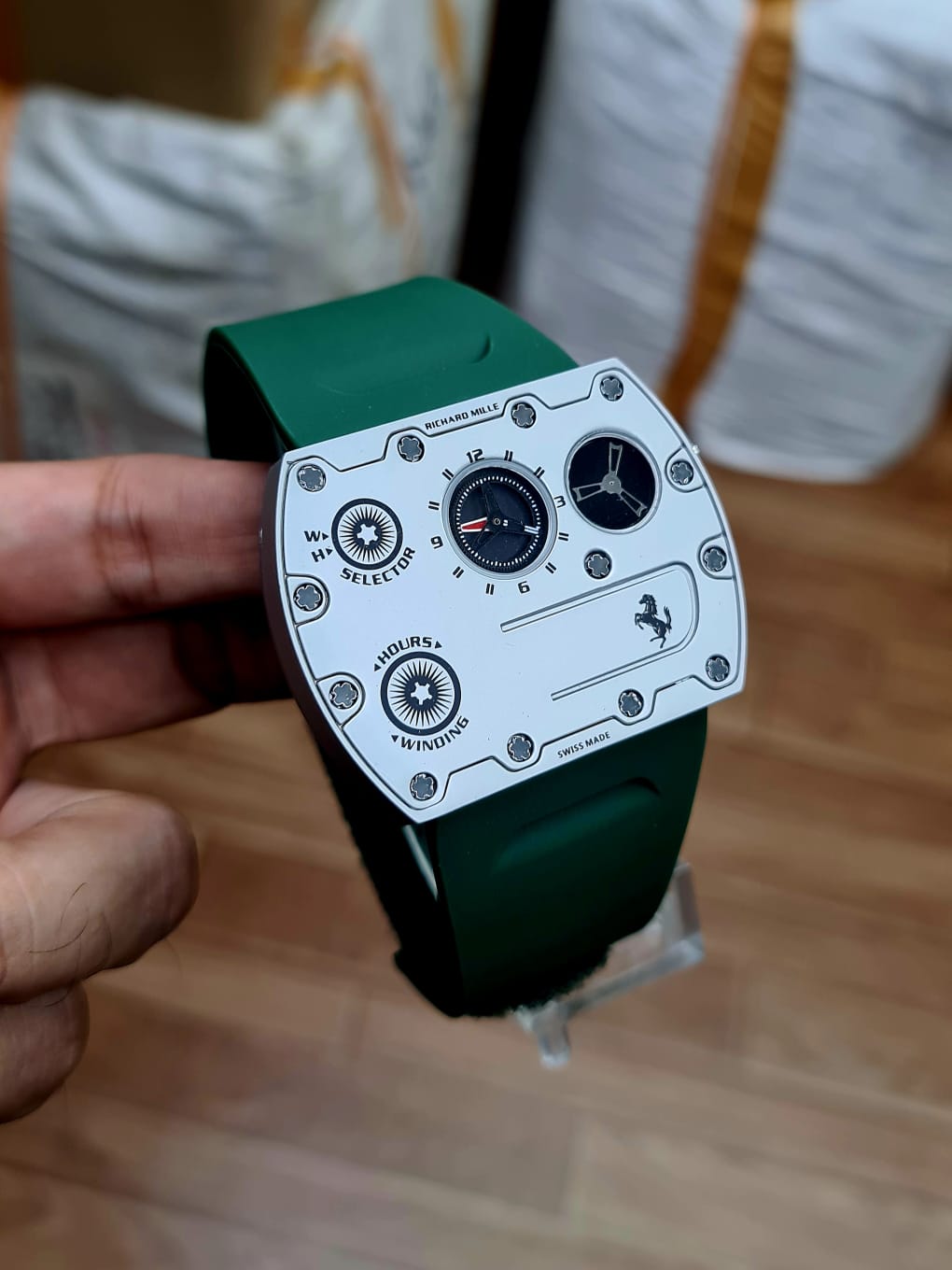 Ric@rd Mille RM UP-01 Ferrari Ultra-Thin – Limited Edition Titanium