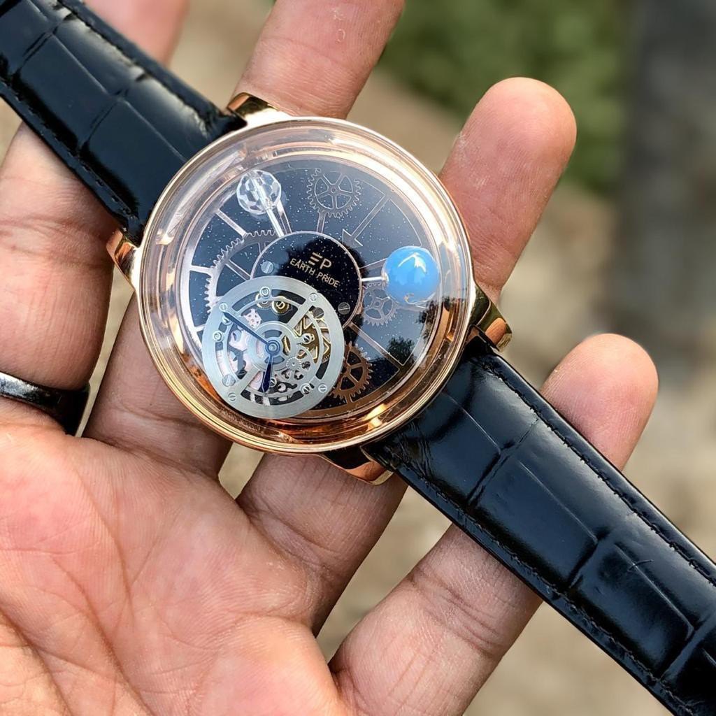 Round E_rth Pride Watch, For Personal Use, Men